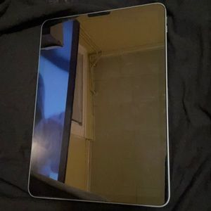 Apple IPad 4th Gen 12.9inch screen 256gbs